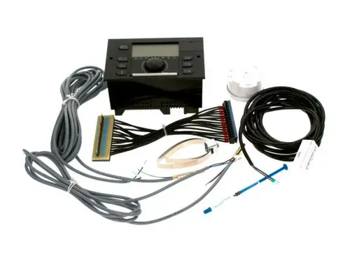 BOSCH Ersatzset mit einem Steuergerät, mehreren Kabeln, Anschlüssen und Zubehörteilen für die Installation oder Reparatur elektronischer Systeme.
